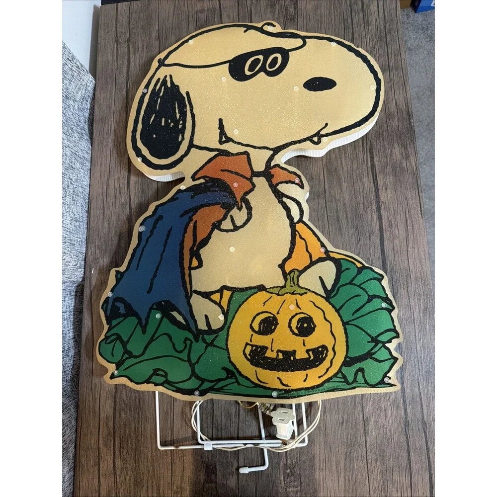 RARE Peanuts Snoopy Trick Or Treat Pre-Lit Halloween Yard Art 24 Inch WORKS!